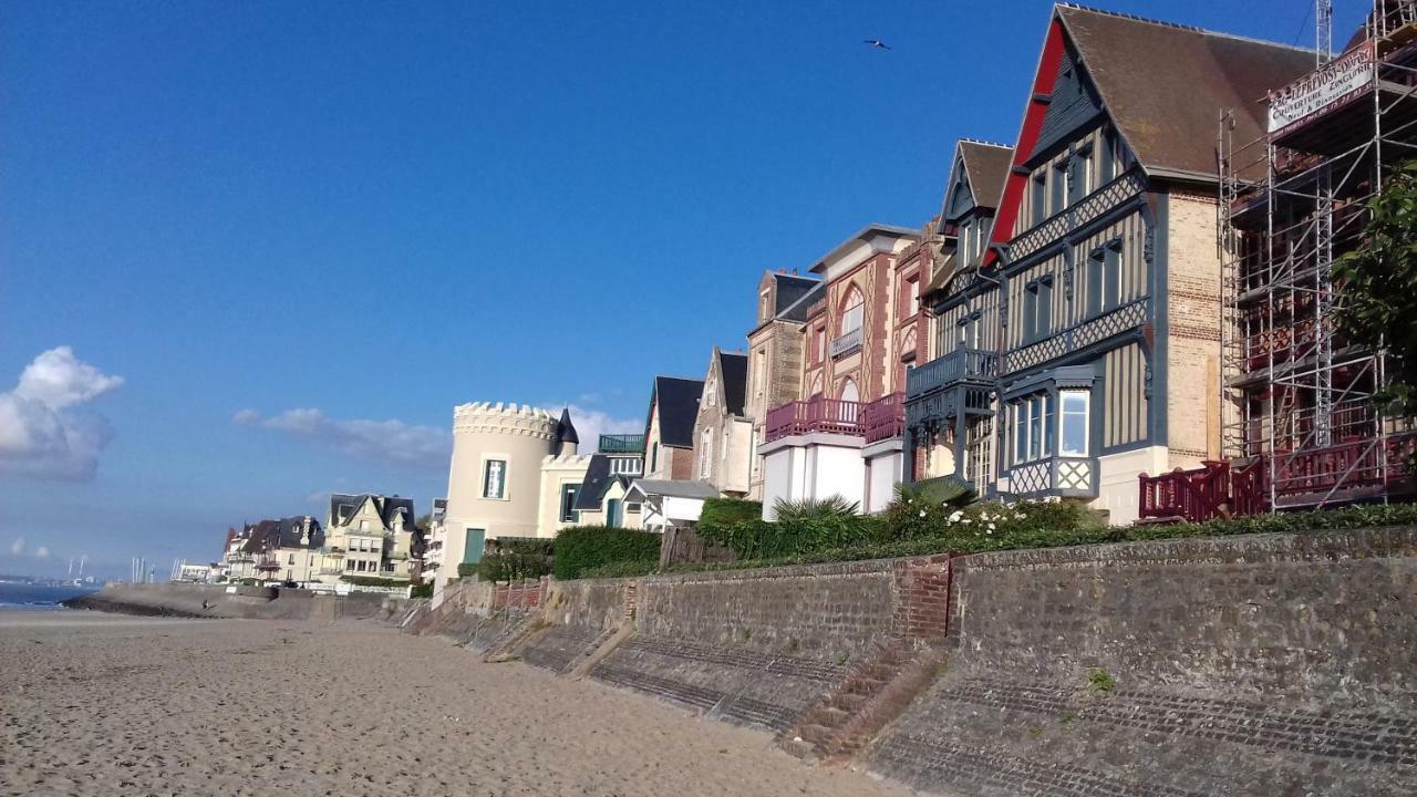 Appartements Et Gite Les Hauts De Sophia Trouville-sur-Mer Exterior photo