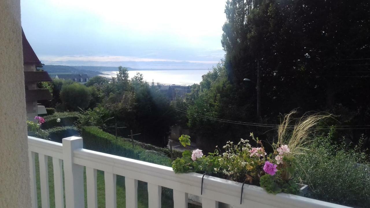 Appartements Et Gite Les Hauts De Sophia Trouville-sur-Mer Exterior photo
